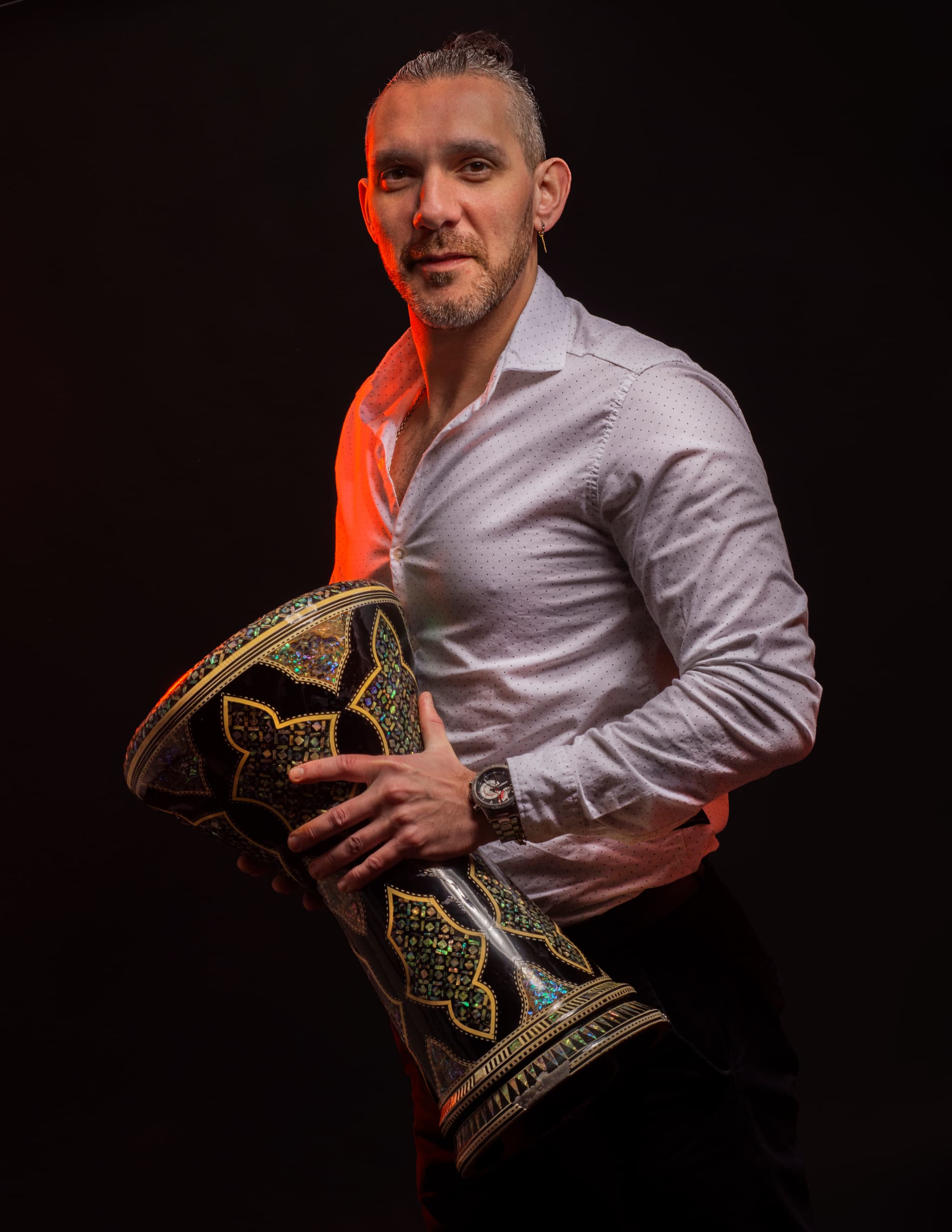Brian Brandán, fundador y director artístico especializado en música árabe, percusión y producción artística